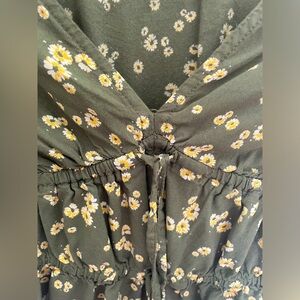 Floral tee for Summer it’s a green with flowers v neck